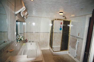 Newport Batroom Centre Fitted Bathroom